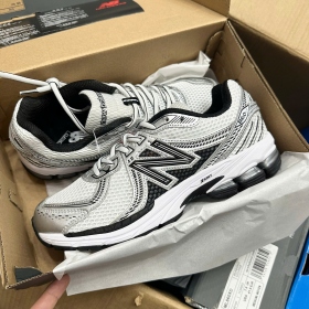 New Balance 860V2 White Silver