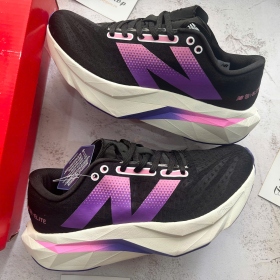 New Balance FuelCell SC Elite V4 Black Pink