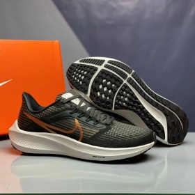 Nike Air Zoom Pegasus 39 Black Mint Gold