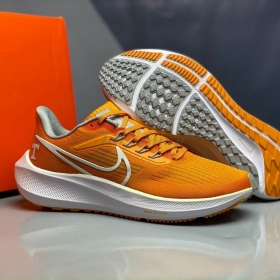 Nike Air Zoom Pegasus 39 Orange White