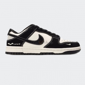 Nike Dunk Low Panda Batman Carhar