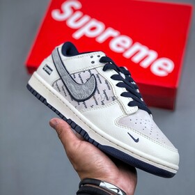 Nike Dunk SB Low Supreme White Navy