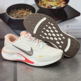 Nike Journey Run Burgundy Crush/Red Stardust