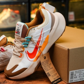 Nike Juniper Trail 2 Sanddrift Safety Orange