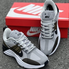 Nike Lunar Roam Pure Platinum Wolf Grey