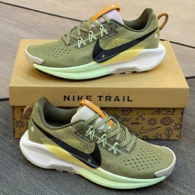 Nike Pegasus Trail 5 Medium Olive
