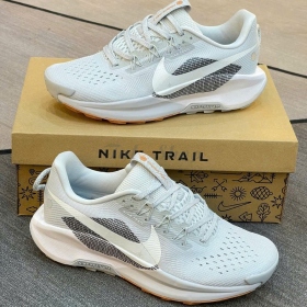 Nike Pegasus Trail 5 White Orange