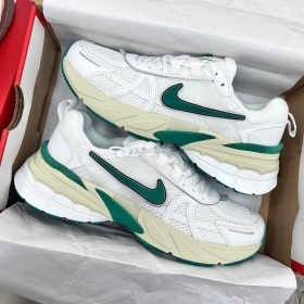 Nike V2K Runtekk White Green