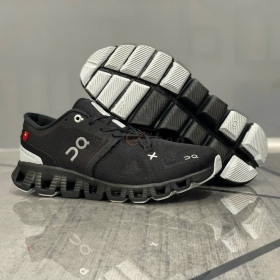 On Running Cloud X3 Black White