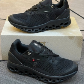 On Running Cloudstratus 2 All Black