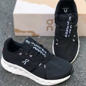 On Running Cloudsurfer Black White