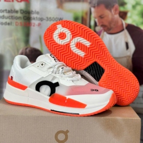 On Running Roger Pro 2 Clay White Flame