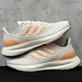 Pure Boost 23 White Wonder Quartz