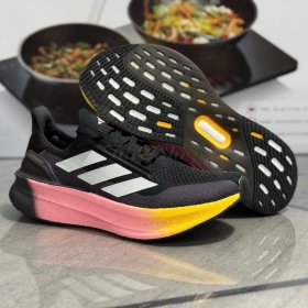 Ultraboost 5x Core Black / Zero Metalic