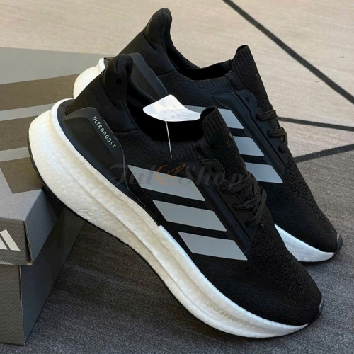 Ultraboost Light 5x Black White